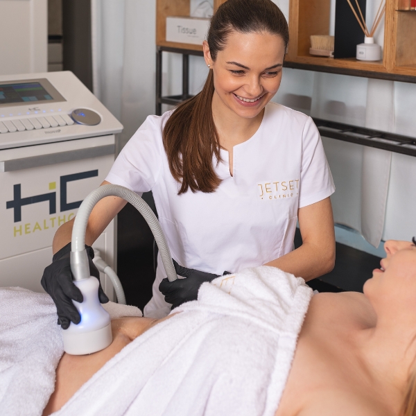 JETSET-CLINIC-Klinika-Medycyny-Estetycznej-warszawa-cryo-t-shock-usuwanie-cellulitu
