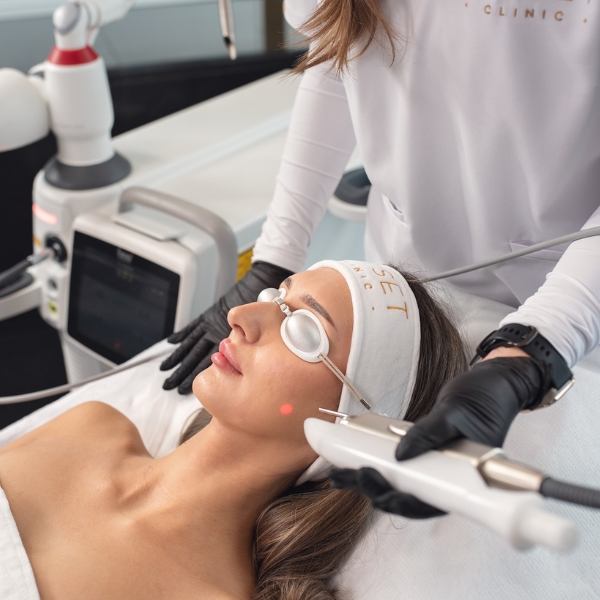 JETSET-CLINIC-Klinika-Medycyny-Estetycznej-warszawa-fotona-4d-lifting-laserowy